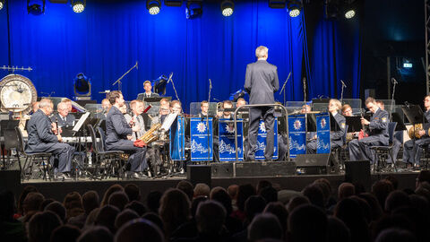 Das Landespolizeirrchester bei einem Benefizkonzert auf dem Hessentag