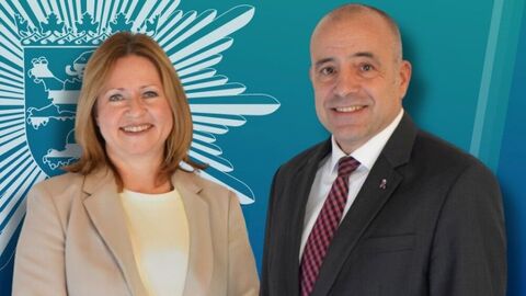 Behördenleitung des Polizeipräsidiums Westhessen, links zu sehen ist die Polizeivizepräsidentin, rechts zu sehen ist der Polizeipräsident