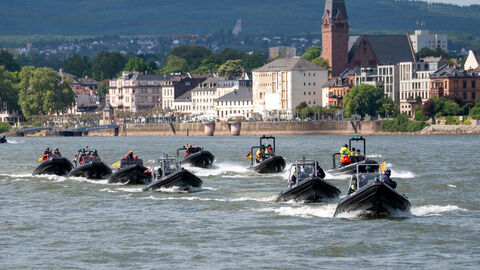 Maritime Einsatzeinheit auf der Rhein