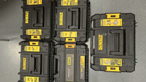 Fünf sichergestellte Werkzeugkoffer