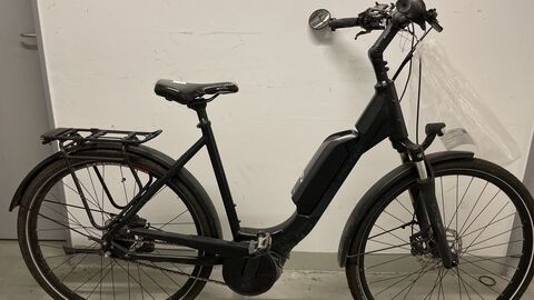 Schwarzes Pedelec der Marke Falter (Modell E 9.0) 