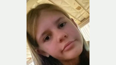 13 Jahre alte vermisste weibliche Person mit langen blonden Haaren