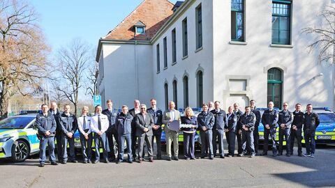 Moderne Einsatzfahrzeuge für die Polizei Hessen übergeben