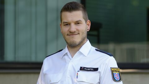 Alexandro Klimpel in Uniform - Oberkörperaufnahme