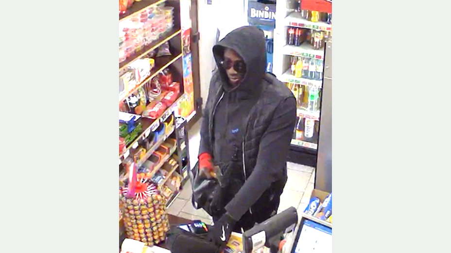 Unbekannter Täter im Verkaufsraum - Bild 3