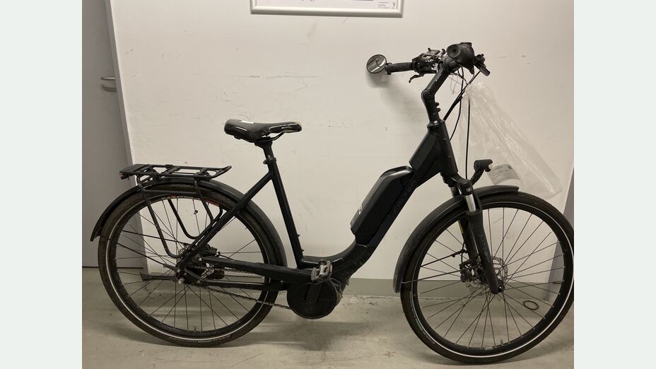 Schwarzes Pedelec der Marke Falter (Modell E 9.0) 
