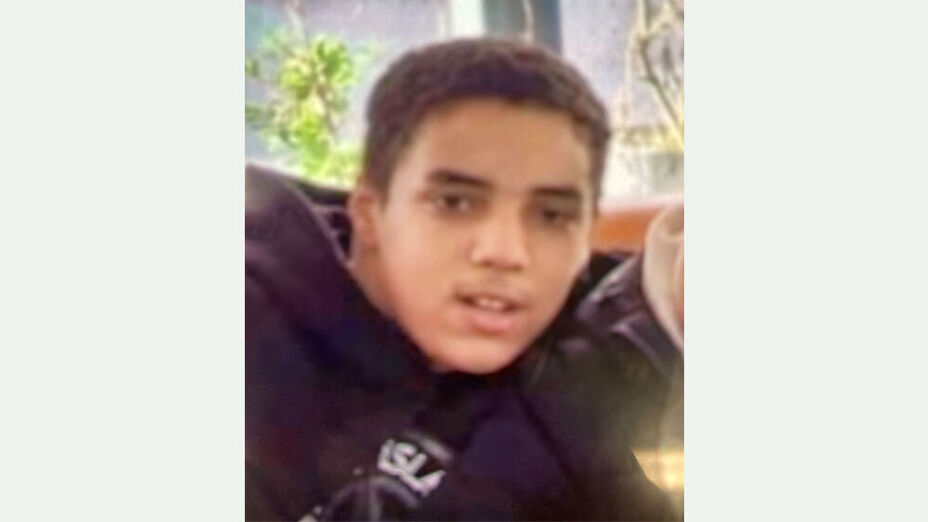 Vermisster 14-Jähriger mit dunklen, lockigen Haaren